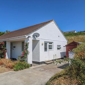 The Shack Villa Mawgan Porth Exterior photo