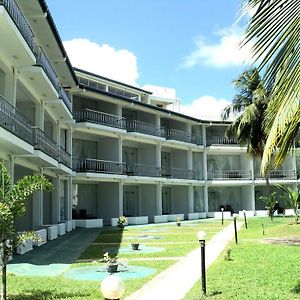 Sea Lotus Park Otel Trincomalee Exterior photo