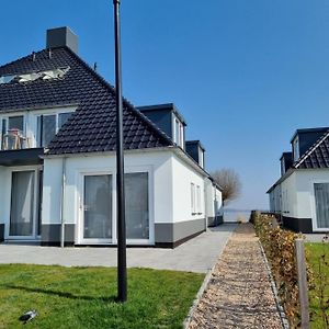 Vakantie Vieren Aan Het Sneekermeer Daire Offingawier Exterior photo