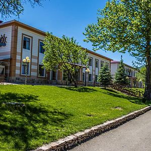 Лайнер Горный Курортный Комплекс Layner В Чимгане Otel Exterior photo