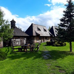 Grod Pedzikow Otel Chęciny Exterior photo