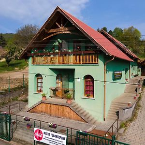 Matra Turakoezpont - A Panzio Bed & Breakfast Parádsasvár Exterior photo