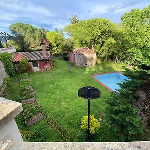 Pequena Masia En El Bosque Con Piscina Y Juegos Daire Bescanó Exterior photo