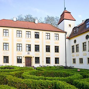 Zamek W Krokowej Apart otel Krokowa Exterior photo