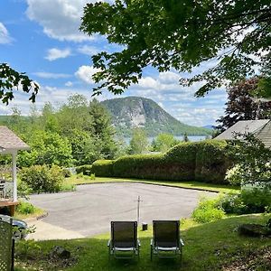 Newly Renovated Villa With Magnificent Views Coaticook Exterior photo