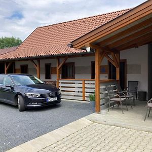 Toronyi Vendeghaz Otel Exterior photo