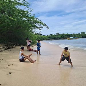 Calatagan'S Bahay Kubo - With Beach Access Otel Exterior photo