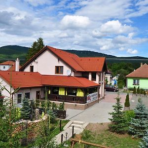 Andras Penzion Otel Krásnohorské Podhradie Exterior photo