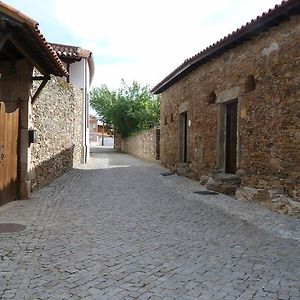 Casas De Campo Da Quinta Entre Rios Konuk evi Mirandela Exterior photo