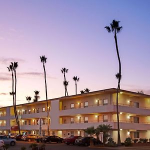 Super 8 By Wyndham Santa Barbara/Goleta Otel Exterior photo