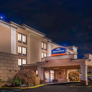 Howard Johnson By Wyndham Suffern Otel Exterior photo