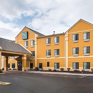 Quality Inn & Suites Near I-80 And I-294 Harvey Exterior photo