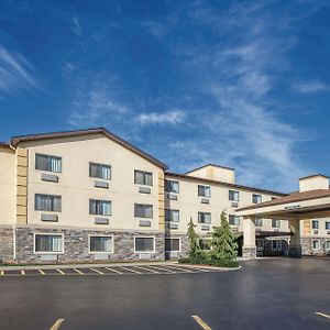 La Quinta By Wyndham Erie Otel Exterior photo