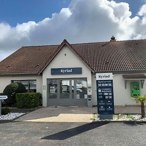 Kyriad Chateauroux - Saint-Maur Otel Exterior photo