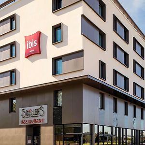 Ibis Saint Quentin En Yvelines - Velodrome Otel Montigny-le-Bretonneux Exterior photo