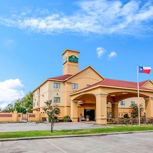 La Quinta By Wyndham Pasadena Otel Exterior photo