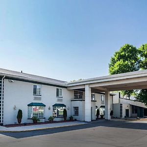 Quality Inn & Suites Des Moines Urbandale Exterior photo