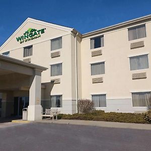 Wingate By Wyndham Pittsburgh New Stanton Otel Exterior photo