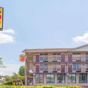 Super 8 By Wyndham Manassas Otel Exterior photo