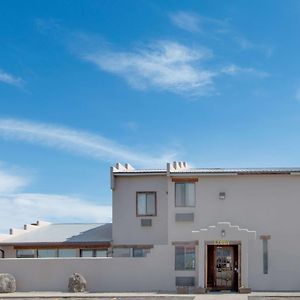 Super 8 By Wyndham Taos Otel Exterior photo