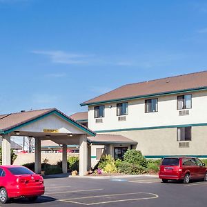 Super 8 By Wyndham Union Gap Yakima Area Otel Exterior photo