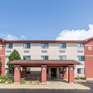 Super 8 By Wyndham St. Charles Otel Saint Charles Exterior photo