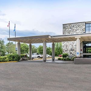 Travelodge By Wyndham Trois-Rivières Exterior photo