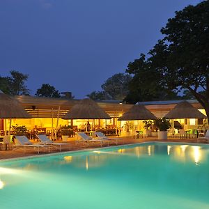 Cresta Sprayview Victoria Falls Otel Exterior photo