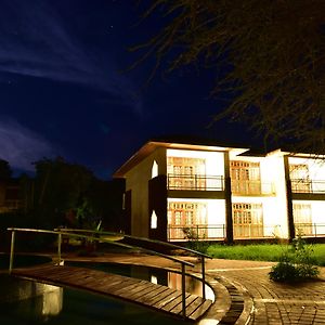 Hunters Lodge Twaandu Exterior photo