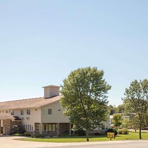 Super 8 By Wyndham Cresco Ia Otel Exterior photo