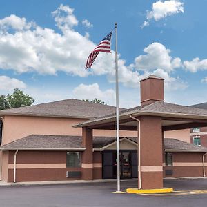 Super 8 By Wyndham Carrollton Otel Exterior photo