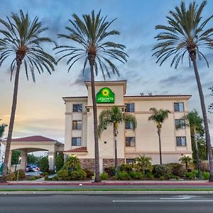 La Quinta By Wyndham Ne Long Beach/Cypress Otel Hawaiian Gardens Exterior photo