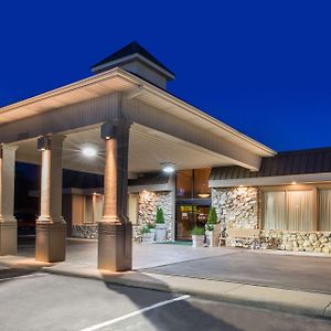 Ramada By Wyndham Midtown Grand Island Otel Exterior photo