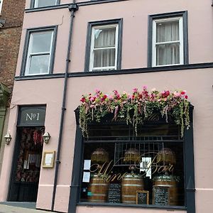 Mademoiselle'S Boutique Holiday Accommodation Whitby Exterior photo