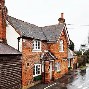 The Six Bells Otel Newbury  Exterior photo