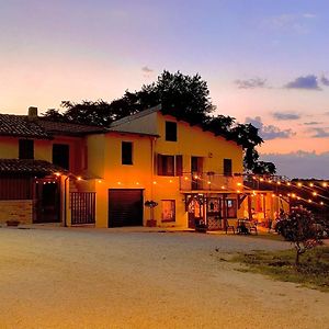 Chiaraluce Country House Otel Massignano Exterior photo