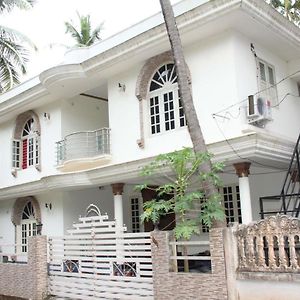 Jj'S White House Otel Thrissur Exterior photo