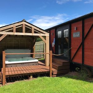 Luxury Railway Carriage With Own Private Hot Tub Daire Clodock Exterior photo