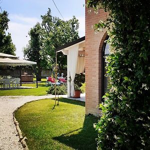 Casolare Isabella "Il Rifugio Dei Vinili" And Alice'S Room Ponsacco Exterior photo