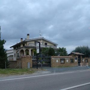 Novadomus Otel Corfinio Exterior photo