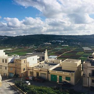 Panoramic Penthouse Haven Daire Mellieħa Exterior photo