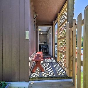 Mt Lookout Tiny House With Backyard And Fire Pit! Daire Hico Exterior photo