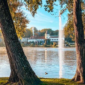 Martin'S Chateau Du Lac Otel Genval Exterior photo