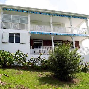 Maison De 3 Chambres A Deshaies A 200 M De La Plage Avec Vue Sur La Mer Jardin Clos Et Wifi Exterior photo