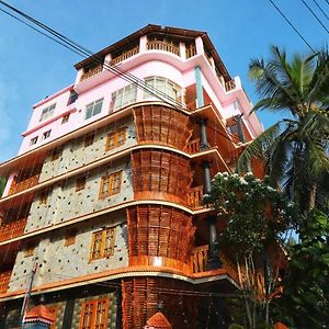 Sun Tara Beach Resort Kovalam Exterior photo