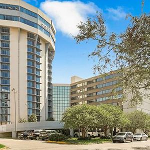 Comfort Inn & Suites At Copeland Tower Metairie Exterior photo