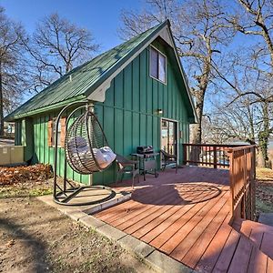 Lakefront Grove Cabin With Shared Boat Dock And Pool Villa Exterior photo