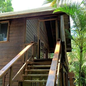 Tropical Treehouse Daire Sandy Bay Exterior photo