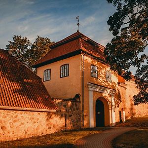 Slokenbekas Muiza Otel Milzkalne Exterior photo