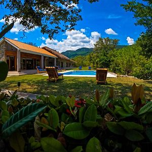 Finca Thakni' Casa De Campo Otel Aquismon Exterior photo